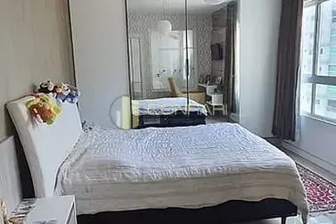 Apartamento &agrave; venda - 150m&sup2; - Meia Praia