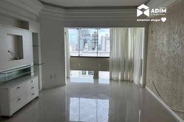 Apartamento para alugar - 140m&sup2; - Meia Praia