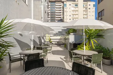 Apartamento &agrave; venda - 125m&sup2; - Meia Praia