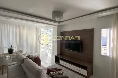 Apartamento &agrave; venda - 222m&sup2; - Centro