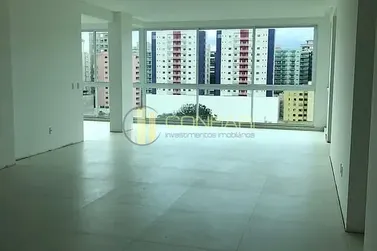Apartamento &agrave; venda - 193m&sup2; - Meia Praia