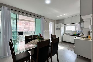 Apartamento &agrave; venda - 86m&sup2; - Meia Praia