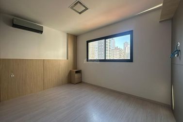 Apartamento &agrave; venda - 95m&sup2; - Meia Praia
