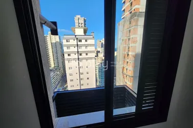 Apartamento &agrave; venda - 132m&sup2; - Meia Praia