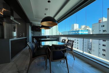 Apartamento &agrave; venda - 208m&sup2; - Meia Praia