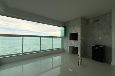 Apartamento &agrave; venda - 213m&sup2; - Meia Praia