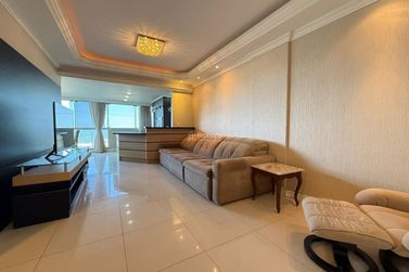 Apartamento &agrave; venda - 197m&sup2; - Meia Praia
