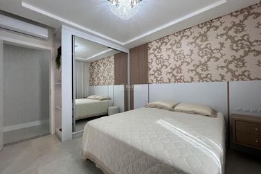 Apartamento &agrave; venda - 107m&sup2; - Meia Praia