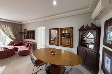 Apartamento &agrave; venda - 98000m&sup2; - Meia Praia