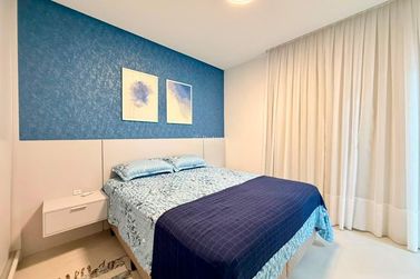 Apartamento &agrave; venda - 129m&sup2; - Meia Praia