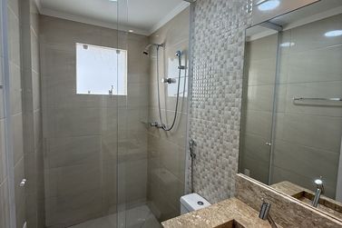Apartamento &agrave; venda - 120m&sup2; - Meia Praia