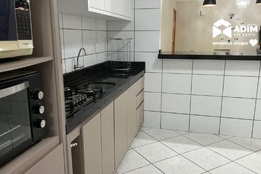 Apartamento para alugar - 140m&sup2; - Meia Praia