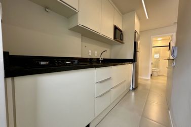 Apartamento &agrave; venda - 70m&sup2; - Meia Praia