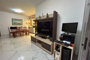 Apartamento &agrave; venda - 147m&sup2; - Meia Praia
