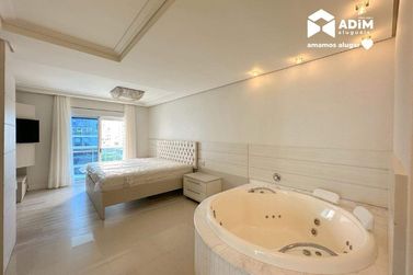 Apartamento para alugar - 392m&sup2; - Centro