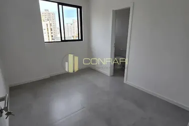 Apartamento &agrave; venda - 105m&sup2; - Meia Praia