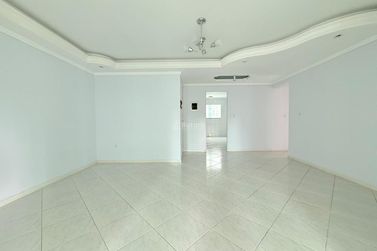Apartamento &agrave; venda - 107m&sup2; - Meia Praia