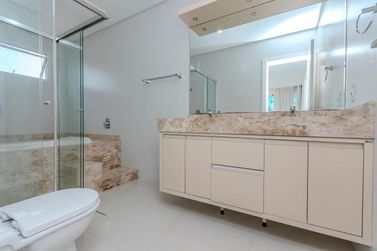 Apartamento &agrave; venda - 270m&sup2; - Meia Praia
