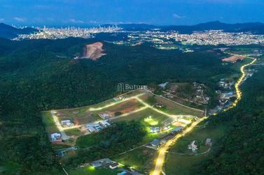 Terreno &agrave; venda - 600m&sup2; - Distrito Rio do Meio