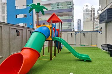 Apartamento para alugar - 135m&sup2; - Meia Praia
