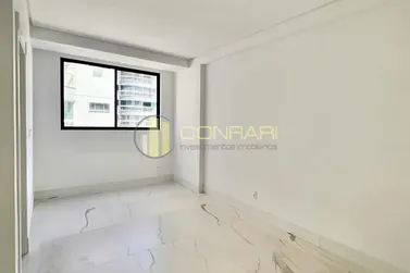 Apartamento &agrave; venda - 127m&sup2; - Meia Praia