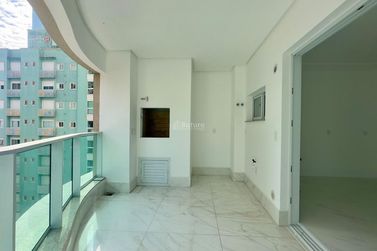 Apartamento &agrave; venda - 157m&sup2; - Meia Praia