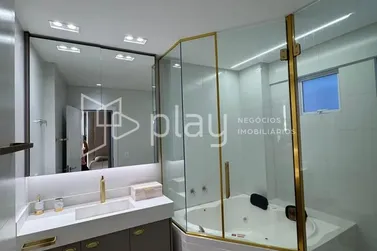Apartamento &agrave; venda - 145m&sup2; - Meia Praia