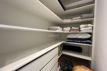 Apartamento &agrave; venda - 229m&sup2; - Meia Praia
