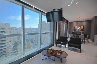 Apartamento &agrave; venda - 208m&sup2; - Meia Praia