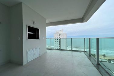 Apartamento &agrave; venda - 197m&sup2; - Meia Praia