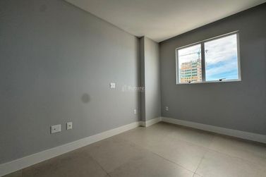 Apartamento &agrave; venda - 160m&sup2; - Meia Praia