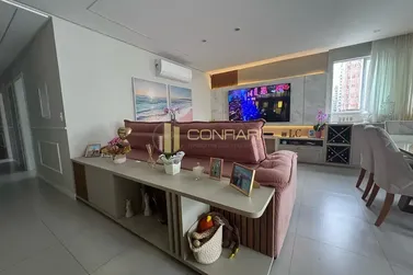 Apartamento &agrave; venda - 136m&sup2; - Meia Praia