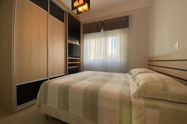 Apartamento &agrave; venda - 143m&sup2; - Meia Praia
