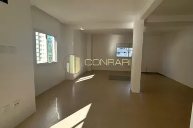 Apartamento &agrave; venda - 222m&sup2; - Centro