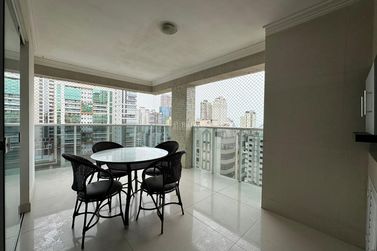 Apartamento &agrave; venda - 169m&sup2; - Meia Praia