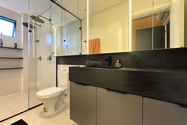 Apartamento &agrave; venda - 128m&sup2; - Meia Praia