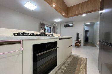 Apartamento &agrave; venda - 109m&sup2; - Meia Praia