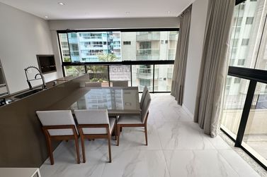 Apartamento &agrave; venda - 95m&sup2; - Meia Praia