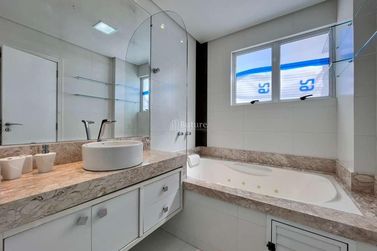 Apartamento &agrave; venda - 194m&sup2; - Meia Praia