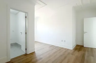 Apartamento &agrave; venda - 195m&sup2; - Centro