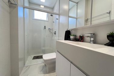 Apartamento &agrave; venda - 196m&sup2; - Meia Praia