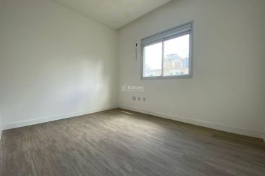 Apartamento &agrave; venda - 140m&sup2; - Meia Praia