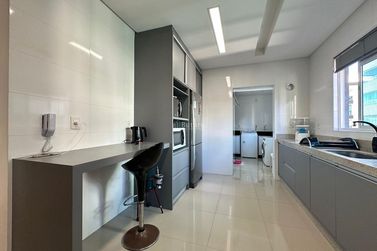 Apartamento &agrave; venda - 163m&sup2; - Meia Praia