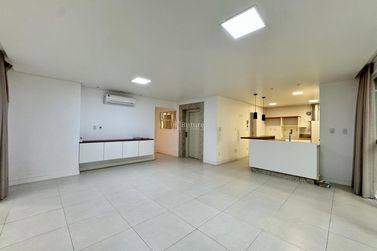 Apartamento &agrave; venda - 138m&sup2; - Centro