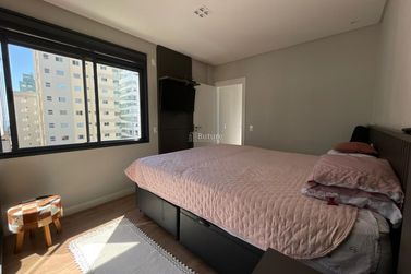 Apartamento &agrave; venda - 99m&sup2; - Meia Praia