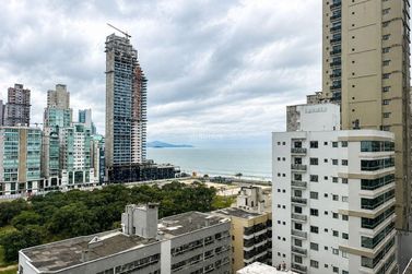 Apartamento &agrave; venda - 127m&sup2; - Meia Praia