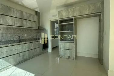Apartamento para alugar - 150m&sup2; - Centro