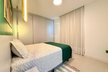 Apartamento &agrave; venda - 129m&sup2; - Meia Praia