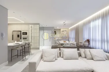 Apartamento &agrave; venda - 125m&sup2; - Meia Praia