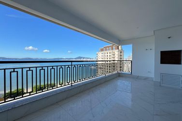 Apartamento &agrave; venda - 190m&sup2; - Centro